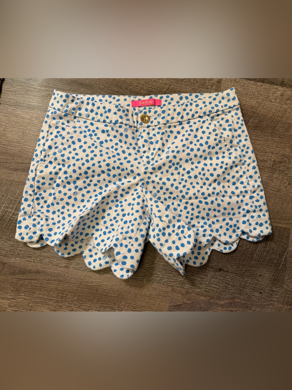 Lilly Pulitzer White Scallop Hem Shorts with Blue Dot Print
